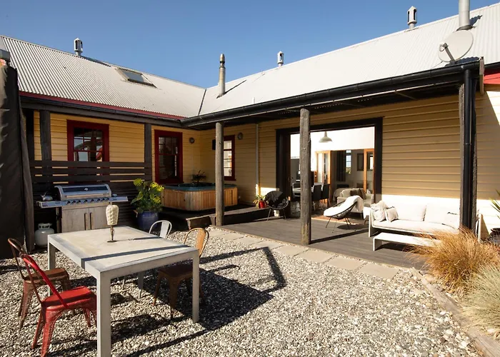 Private villas Factory Luxury Accomodation