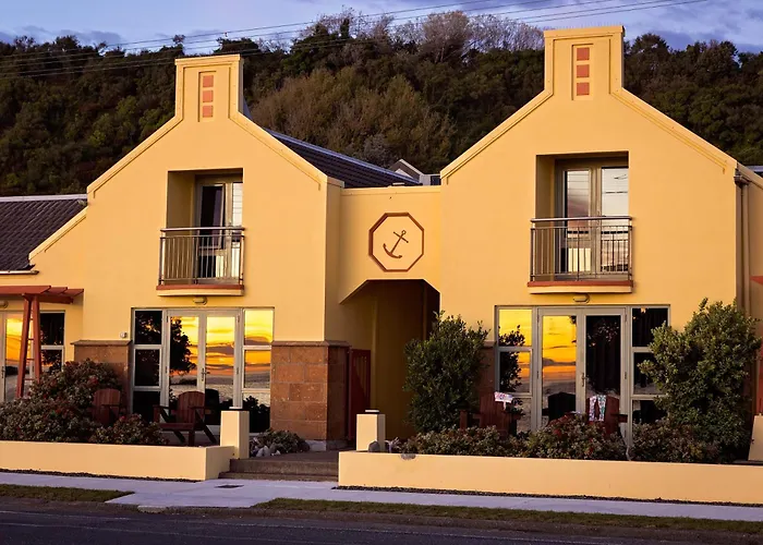 5 star hotels Anchor Inn Beachfront