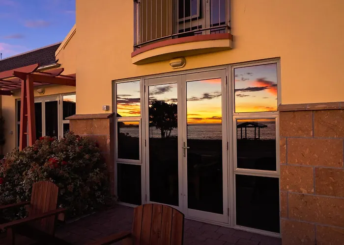 5 star hotels Anchor Inn Beachfront