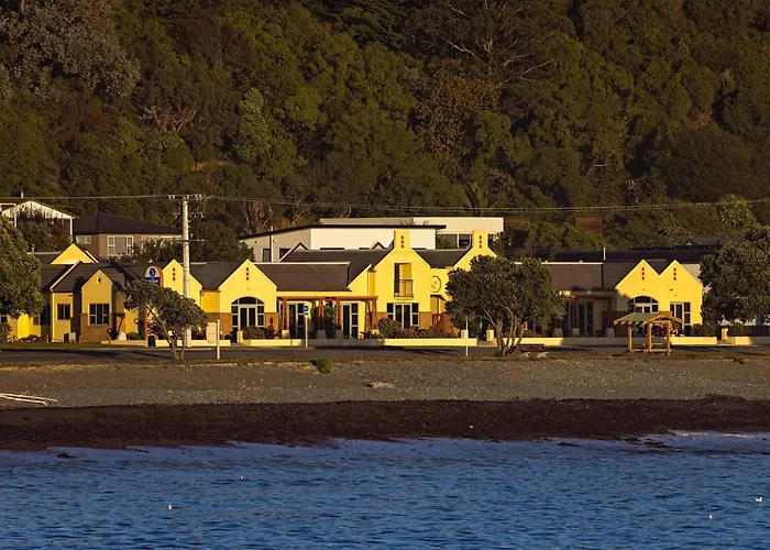 5 star hotels Anchor Inn Beachfront